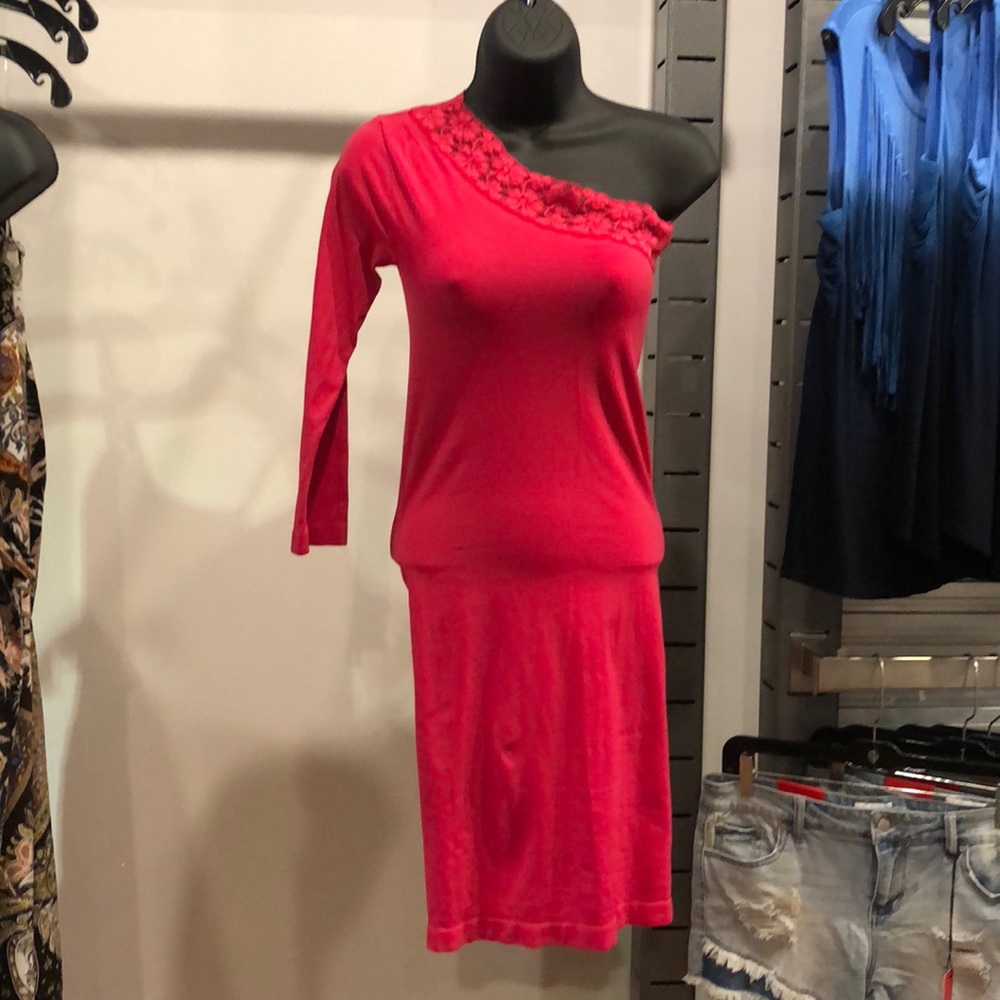 Nikibiki one sleeve pink dress